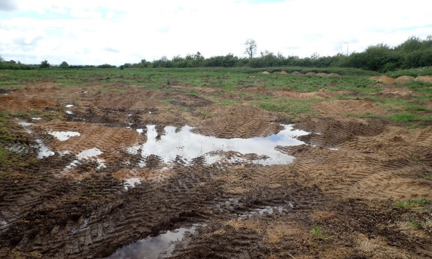 Two men fined £6,400 for dumping excavation waste in field